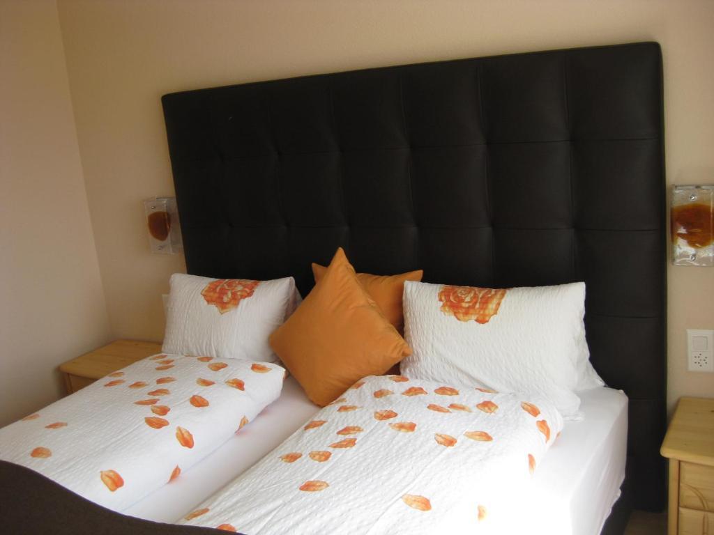 Hotel Pizzeria Selva Zernez Quarto foto