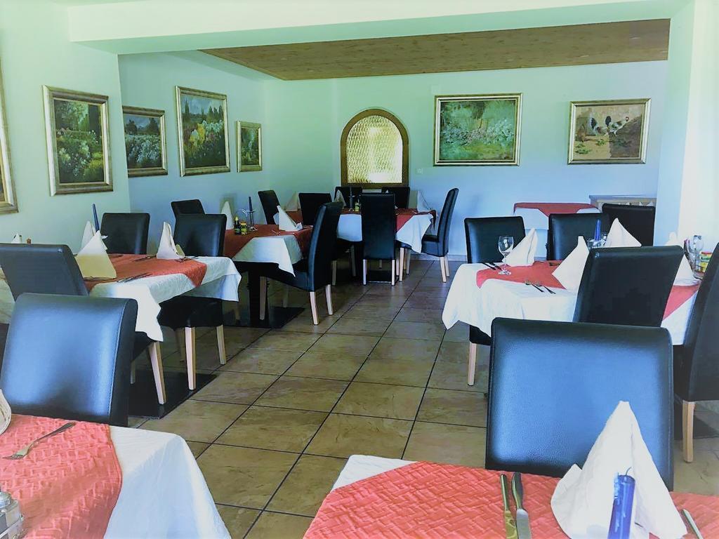Hotel Pizzeria Selva Zernez Exterior foto