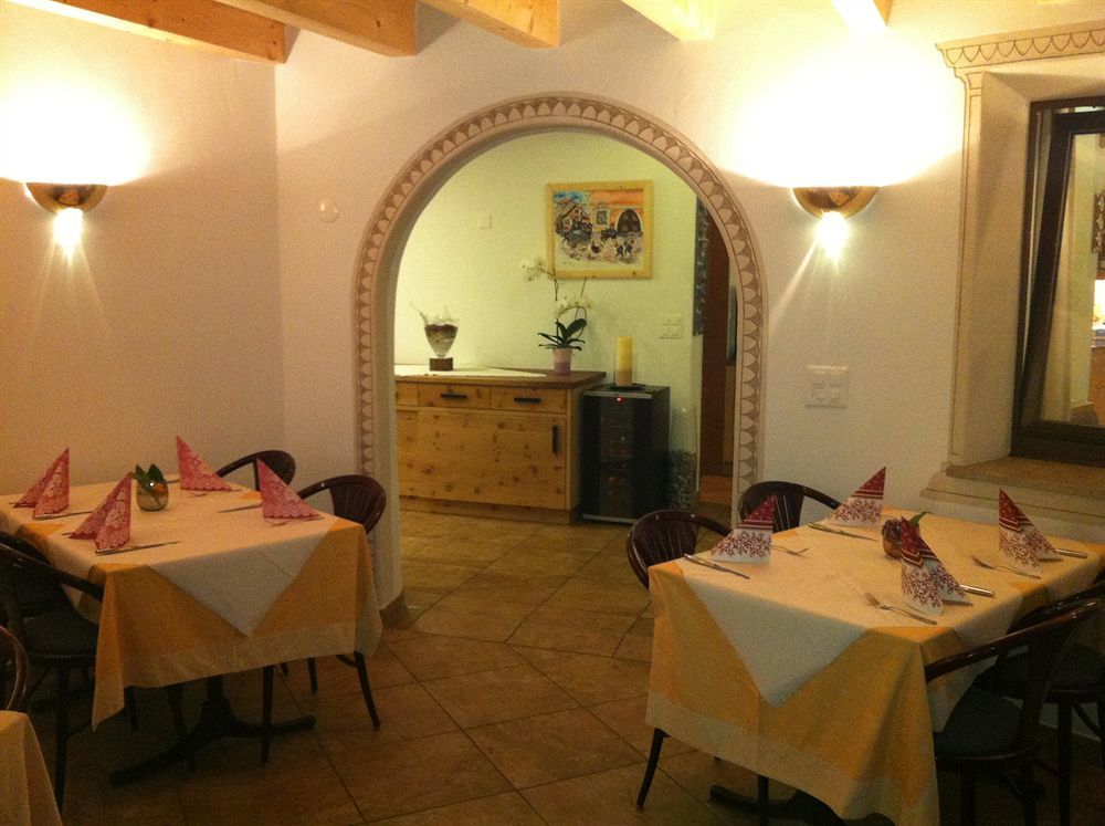 Hotel Pizzeria Selva Zernez Exterior foto